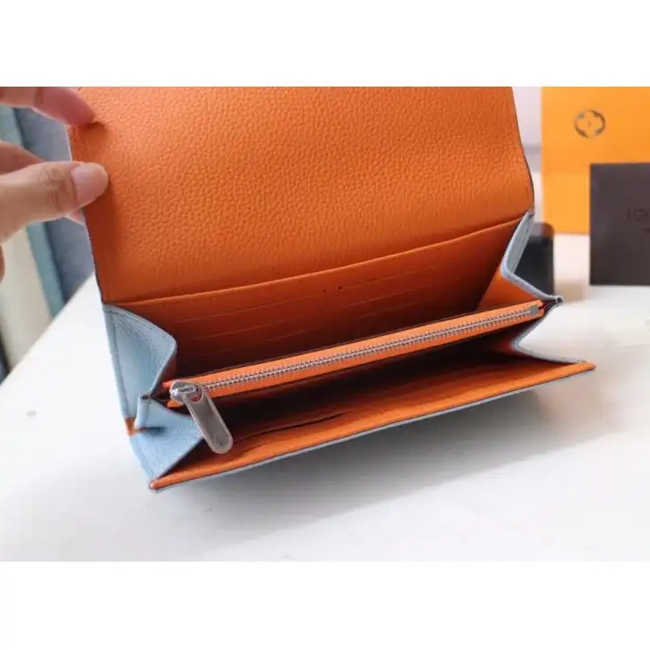 19B570225 LV Bags 0611